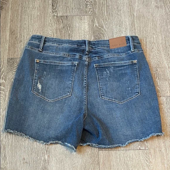 Judy Blue Distressed Denim Shorts blue size xxl frayed hem - Picture 5 of 9